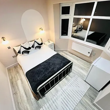 London Crescent House Top Location Ensuites Rooms Great Value